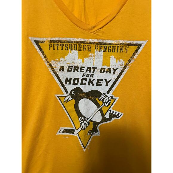 Pittsburgh Penguins Womens Majestic Threads Yellow V Neck Short Sleeve Tee XL - Picture 3 of 9